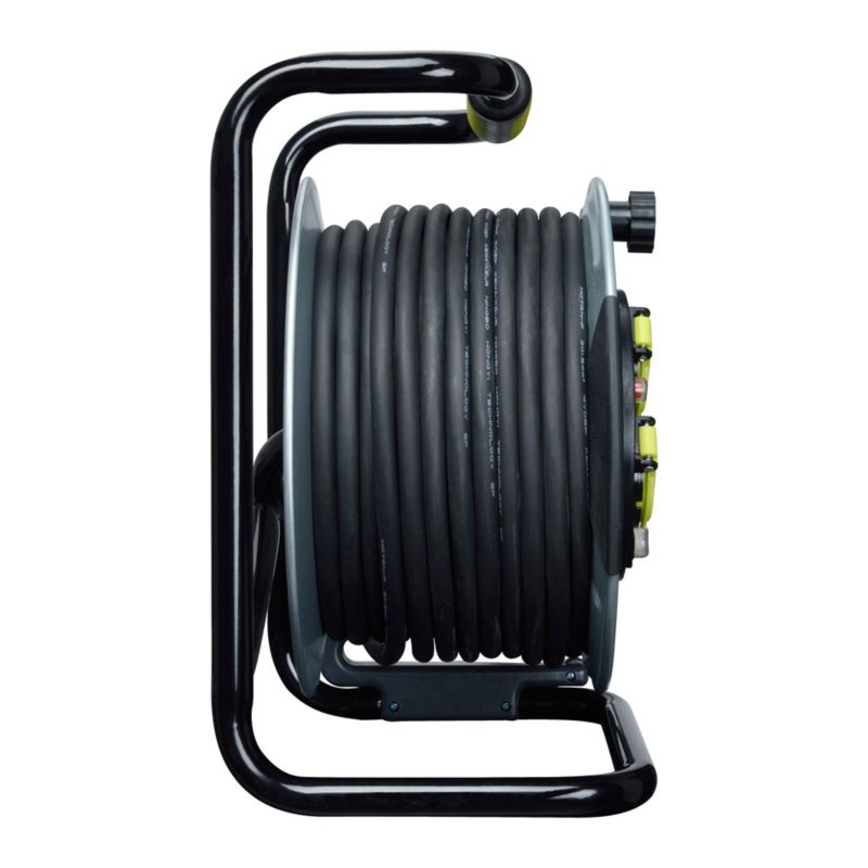 Przedłużacz bębnowy Diall metalowy 3 x 1,5 mm2 40 m