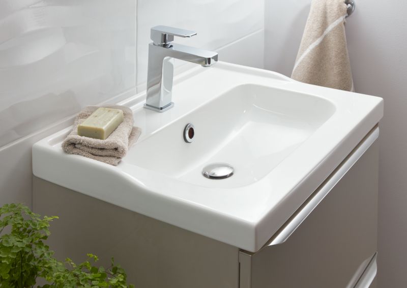 Umywalka ceramiczna GoodHome Lana 60 cm z syfonem