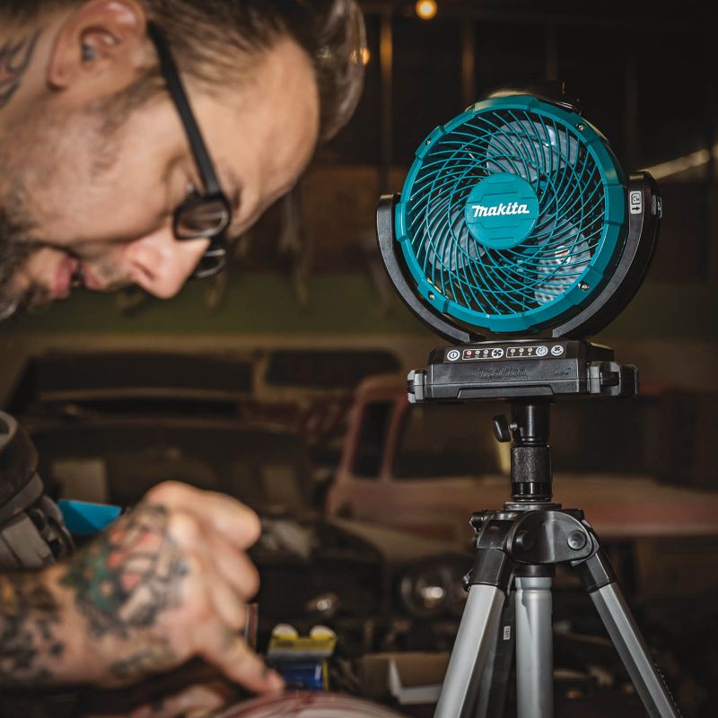 Wentylator akumulatorowy Makita 18 V DCF102Z