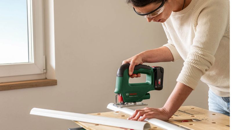 Wyrzynarka Bosch EasySaw 18 V - 70 bez akumulatora