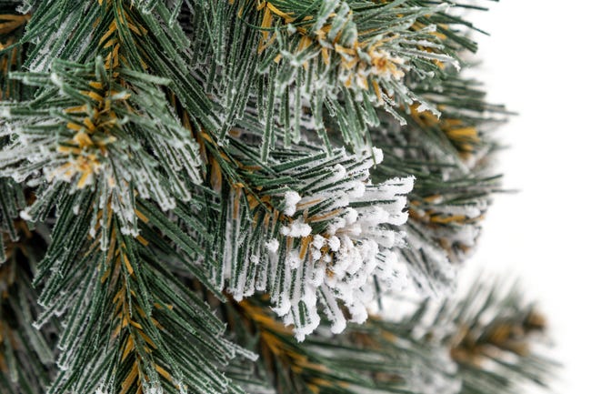 Choinka sztuczna na pniu Świerk 120 cm ośnieżona