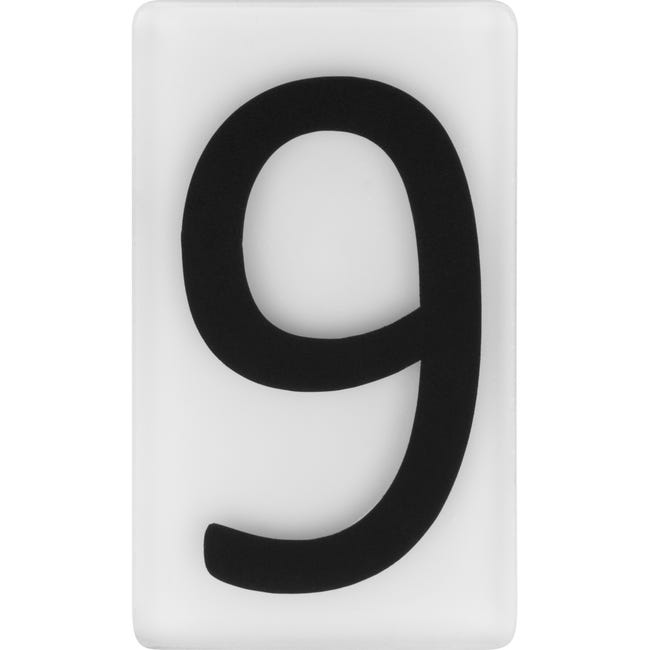 Cyfra 6/9 wys.5 cm plexi czarna na białym tle
