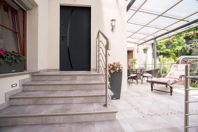 Drzwi zewnętrzne stalowe wejściowe Helios czarno-antracytowe 80 prawe OK Doors Trendline