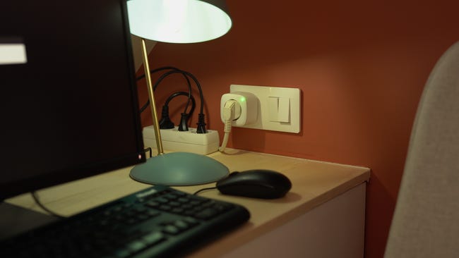 Gniazdo elektryczne 16A z pomiarem ENKI LEXMAN