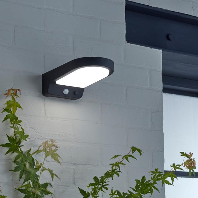 Kinkiet solarny Mijas czarna z czujnikiem IP54 LED Inspire