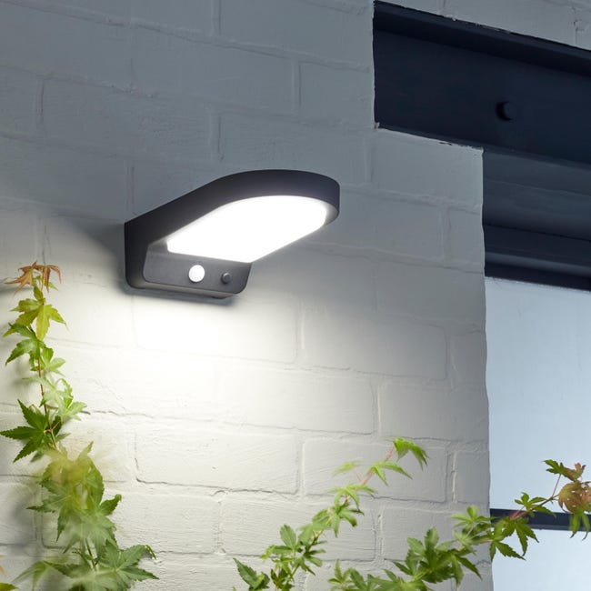 Kinkiet solarny Mijas czarna z czujnikiem IP54 LED Inspire
