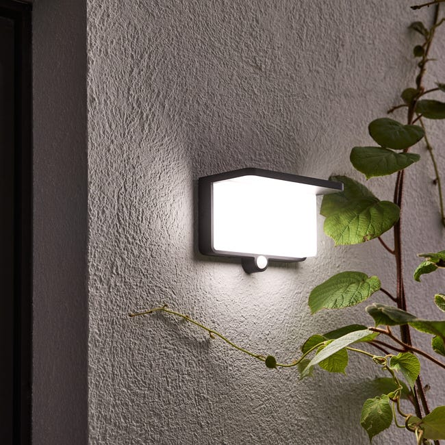 Kinkiet zewnętrzny solarny Taski czarny IP54 LED Inspire
