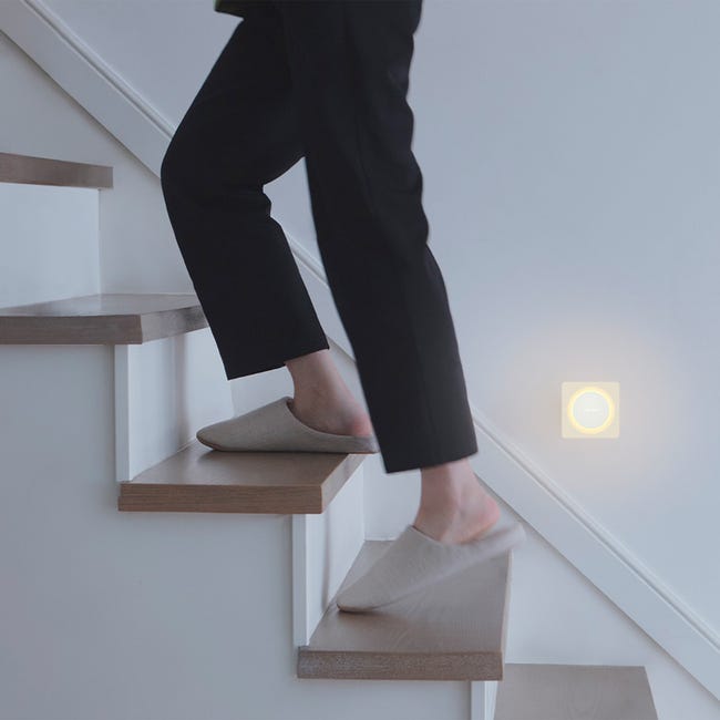 Lampa nocna Plug-In do kontaktu z czujnikiem zmierzchu Yeelight