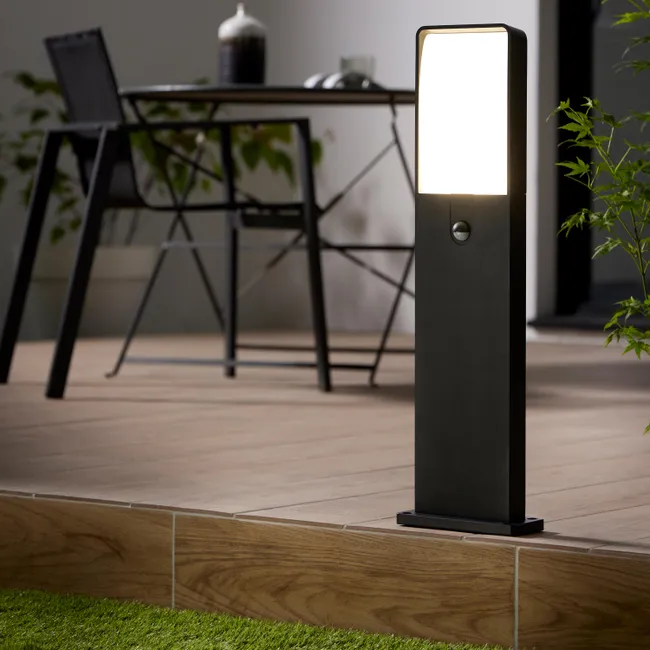 Lampa ogrodowa słupek Algoa szara z czujnikiem 70 cm 1900 lm IP54 LED Inspire