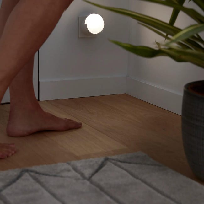 Lampka nocna do kontaktu biała LED