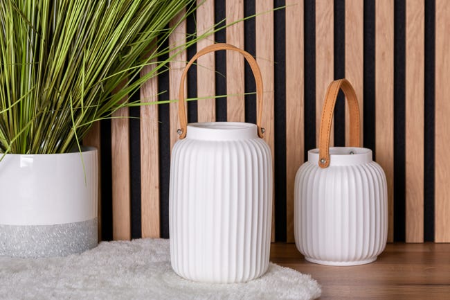 Latarenka LED ceramiczna z uchwytem wys. 20 cm biała