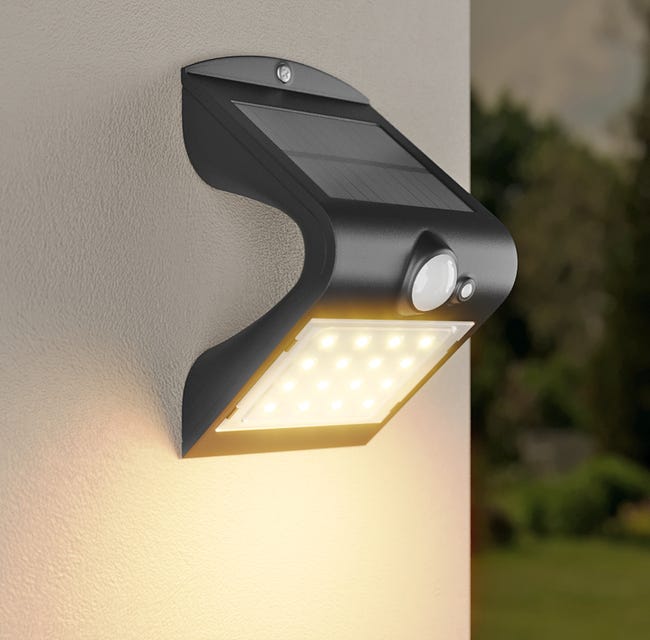 Naświetlacz solarny Kano czarny z czujnikiem LED Inspire