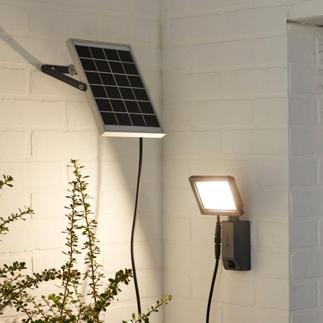 Naświetlacz solarny Yonkers czarny 1000 lm IP54 LED Inspire