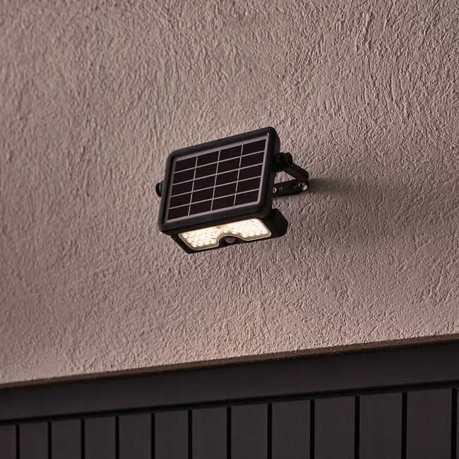 Naświetlacz solarny Zuzo IP44 z czujnikiem ruchu Inspire