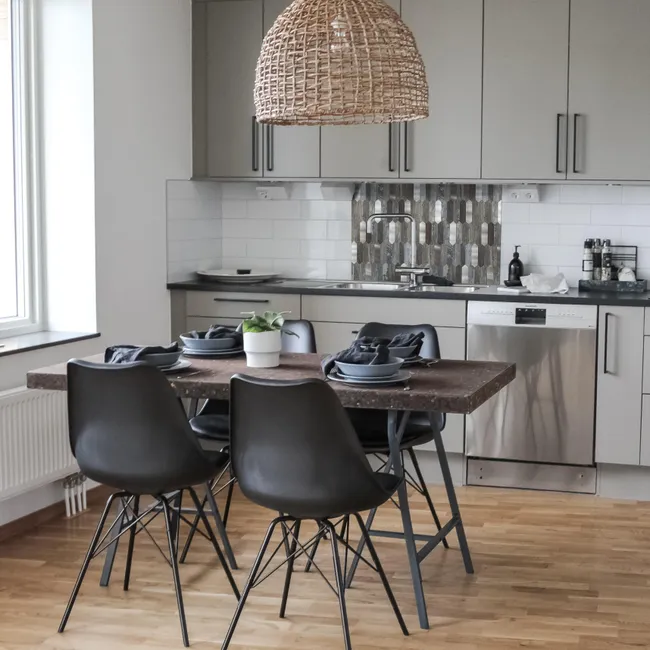 Panele ścienne samoprzylepne PCV dekoracyjne do kuchni Wood Silver Fllow