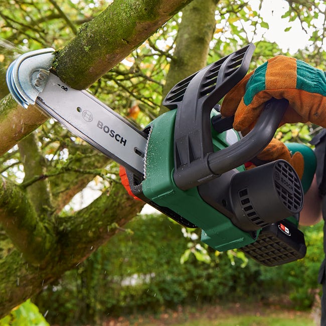 Piła łańcuchowa akumulatorowa Bosch UniversalChain 18V