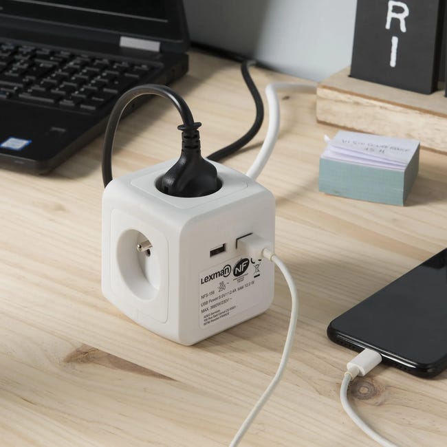 Przedłużacz kostka z 4 gniazdami 2xUSB 1.5 m Biały LEXMAN