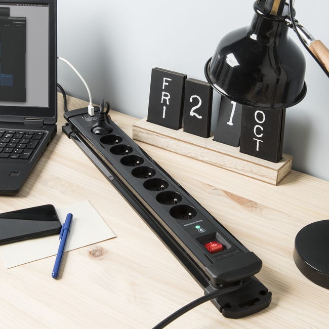 Przedłużacz z 8 gniazdami 2x USB 3m Czarny