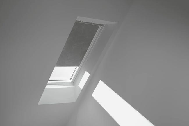 Roleta zaciemniająca do okna dachowego 78x118 cm khaki z białą ramą Velux