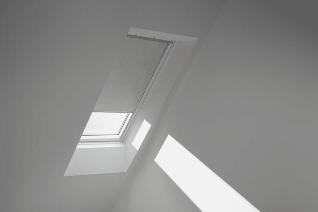 Roleta zaciemniająca do okna dachowego 78x140 cm beżowa z aluminiową ramą Velux
