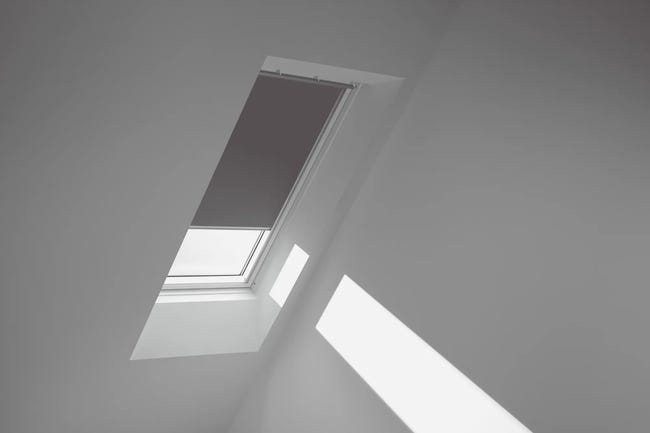 Roleta zaciemniająca do okna dachowego 78x140 cm taupe z aluminiową ramą Velux