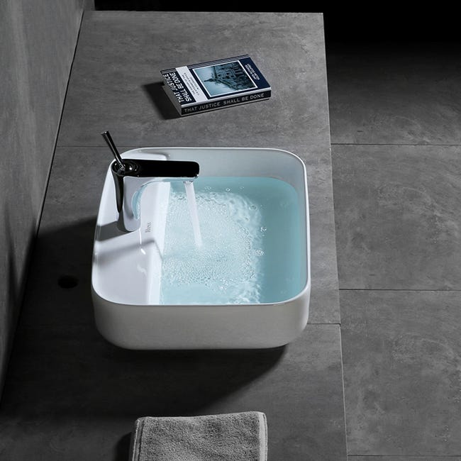 Umywalka ceramiczna Martina 51 x 41 Rea
