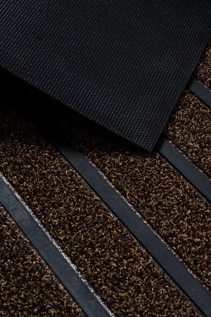 Wycieraczka zewnętrzna/wewnętrzna Grass Mat 90 x 60 cm brązowa