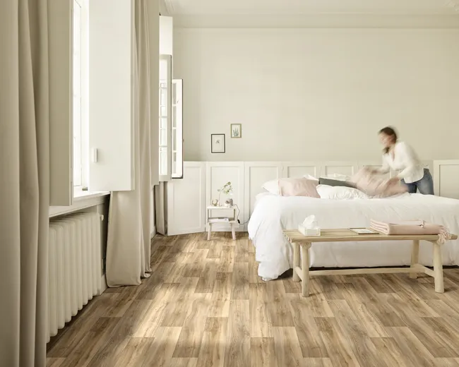 Wykładzina PCV Parma Wood brązowa deska 4 m