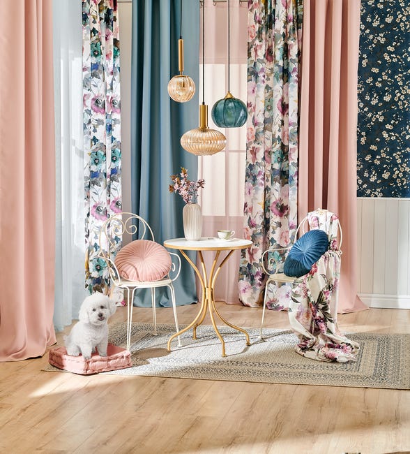 Zasłona blackout Alycia różowa 140 x 280 cm na przelotkach Inspire