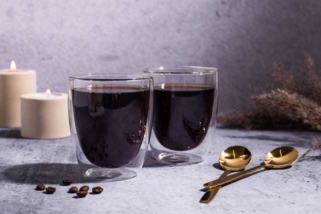 Zestaw szklanek termicznych Andrea 300 ml + złote łyżeczki 2 szt. Altom Design