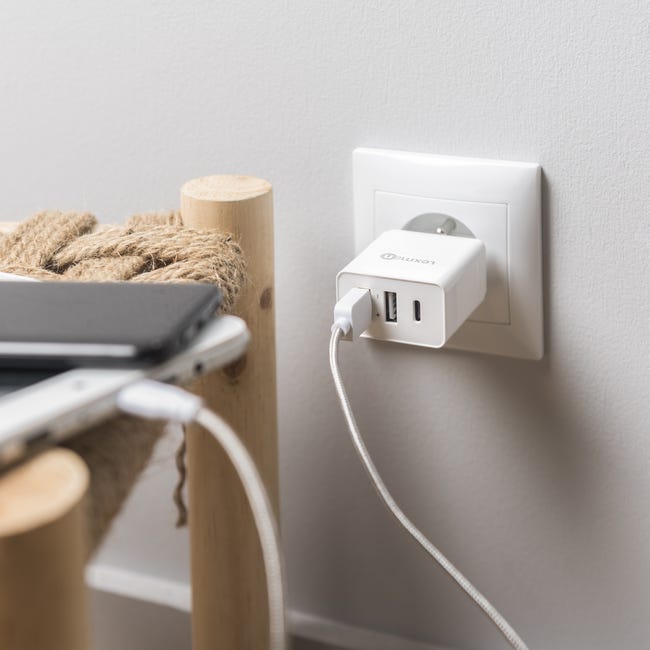 Ładowarka sieciowa  2x USB A i 1x USB C LEXMAN