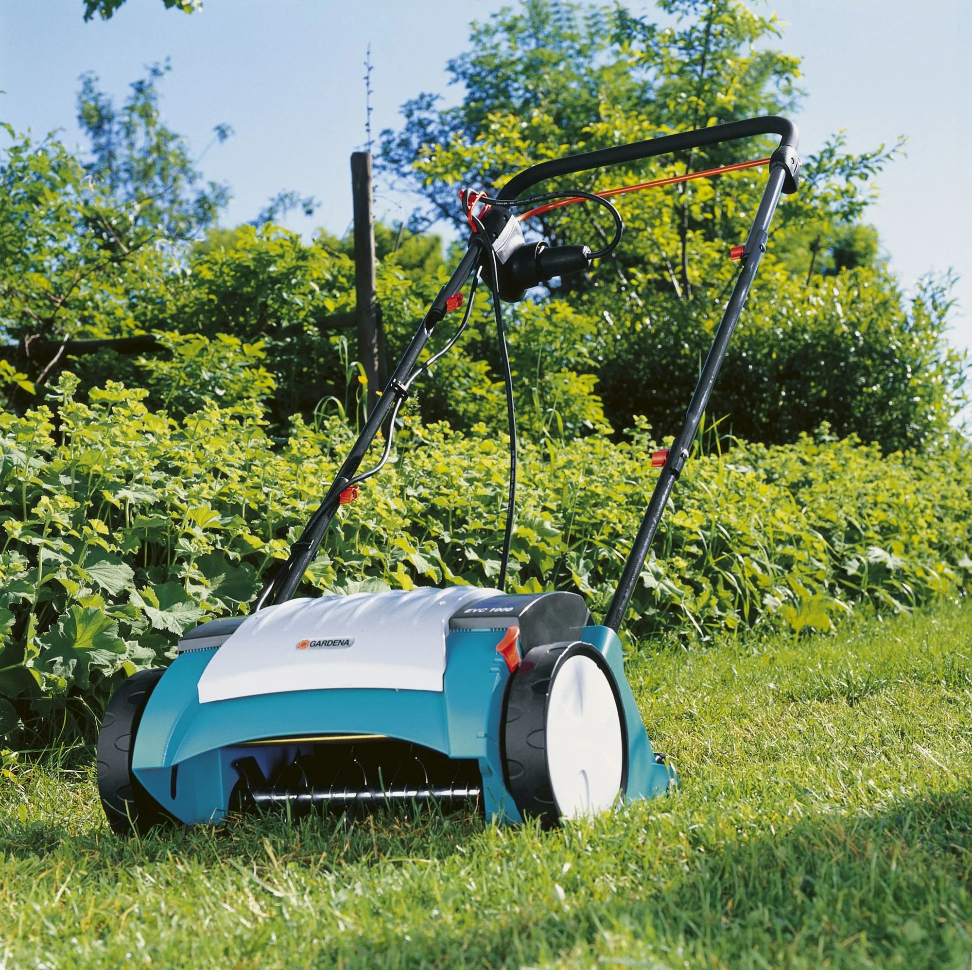 Elektryczny wertykulator Gardena EVC 1000