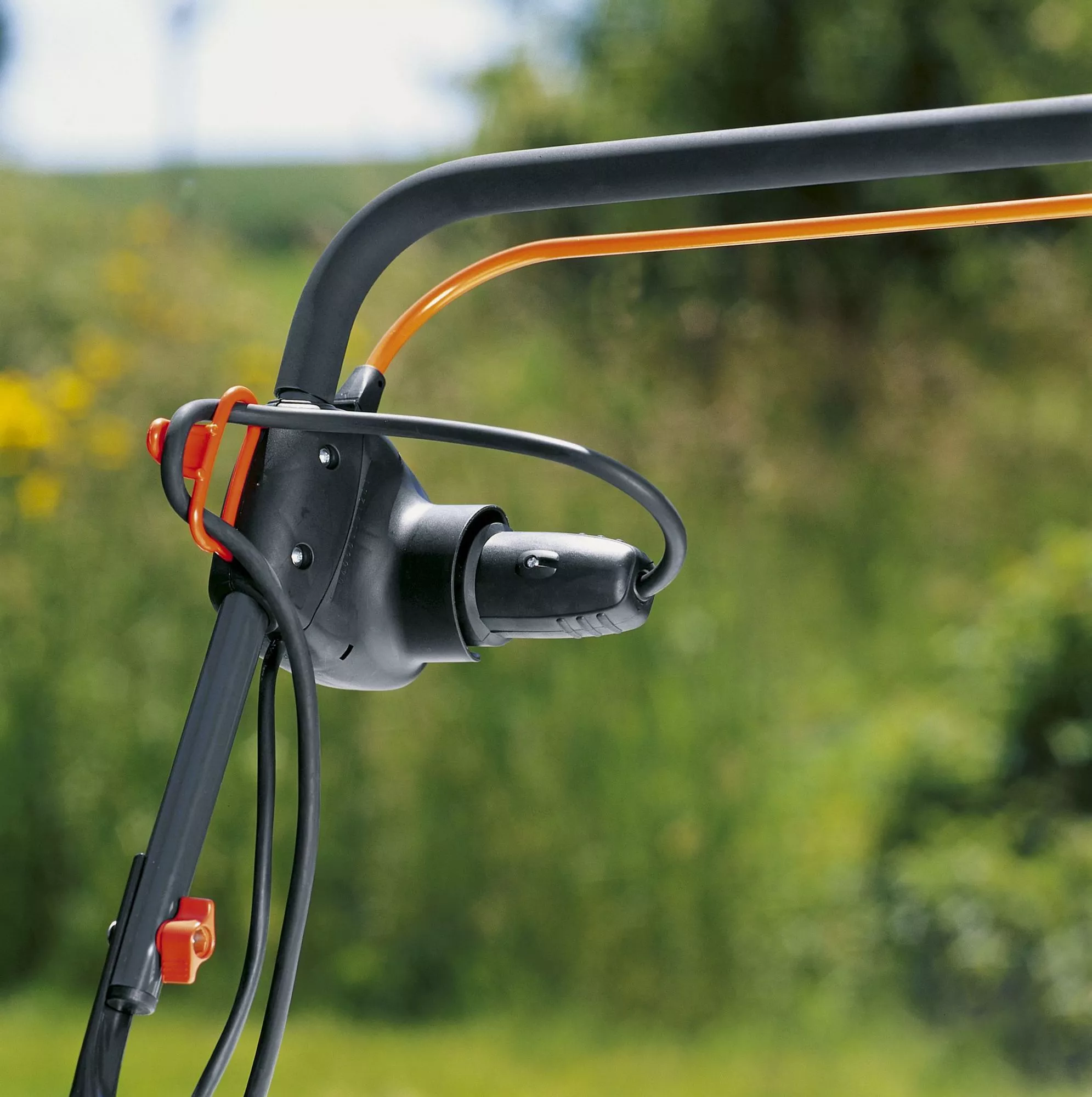 Elektryczny wertykulator Gardena EVC 1000