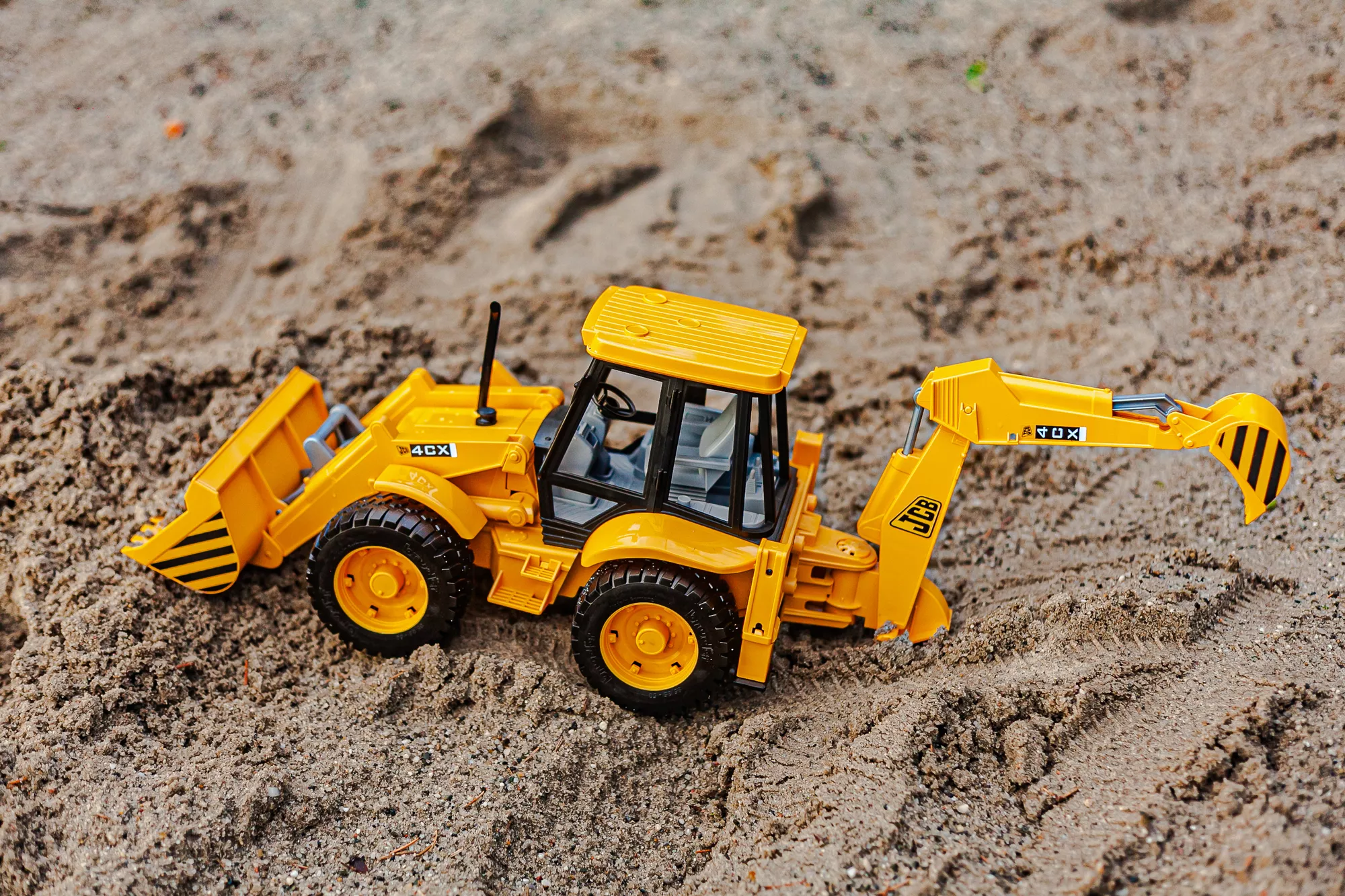 Model 1:16 koparkoładowarka JCB 4 CX Bruder  mini