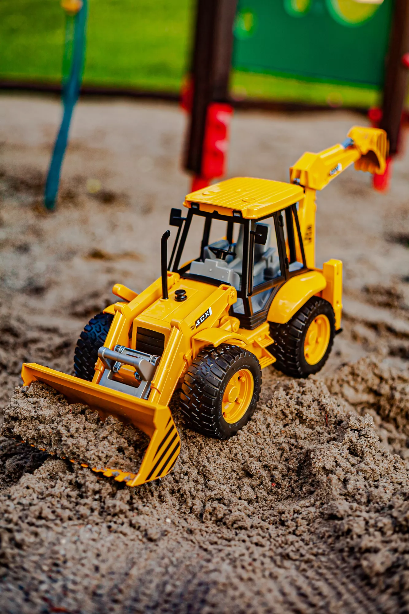 Model 1:16 koparkoładowarka JCB 4 CX Bruder  mini