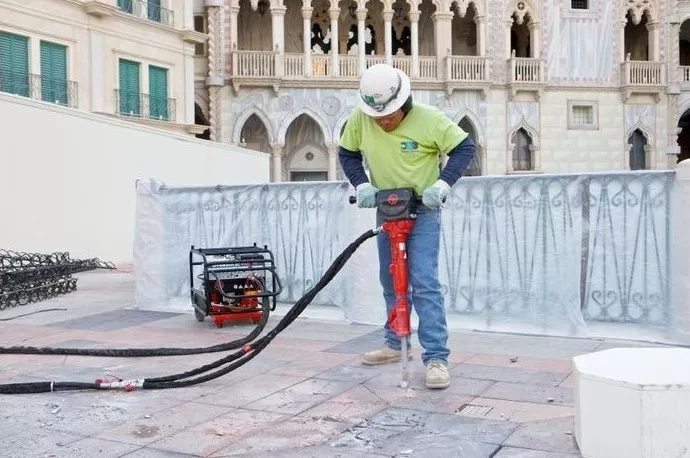 Młot hydrauliczny Chicago Pneumatic BRK 95 VR  