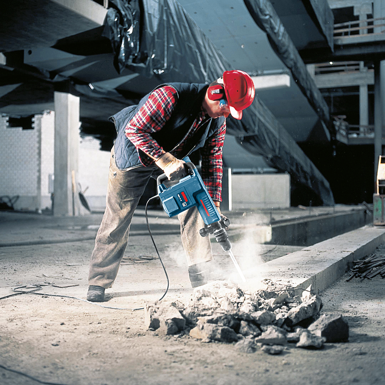Młot udarowy Bosch GSH 11 E Professional