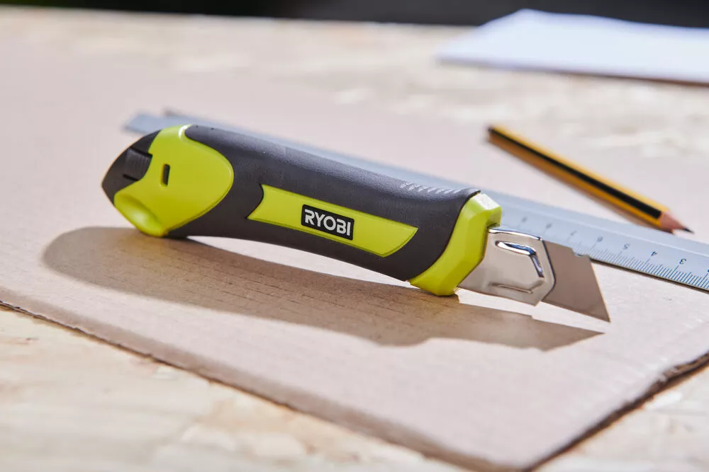 Nóż Ryobi RSK18 z łamanym ostrzem 18 mm | 