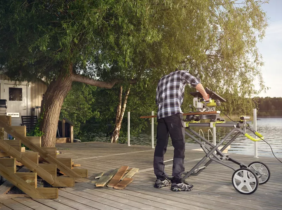 Piła ukosowa (ukośnica) Ryobi EMS254L