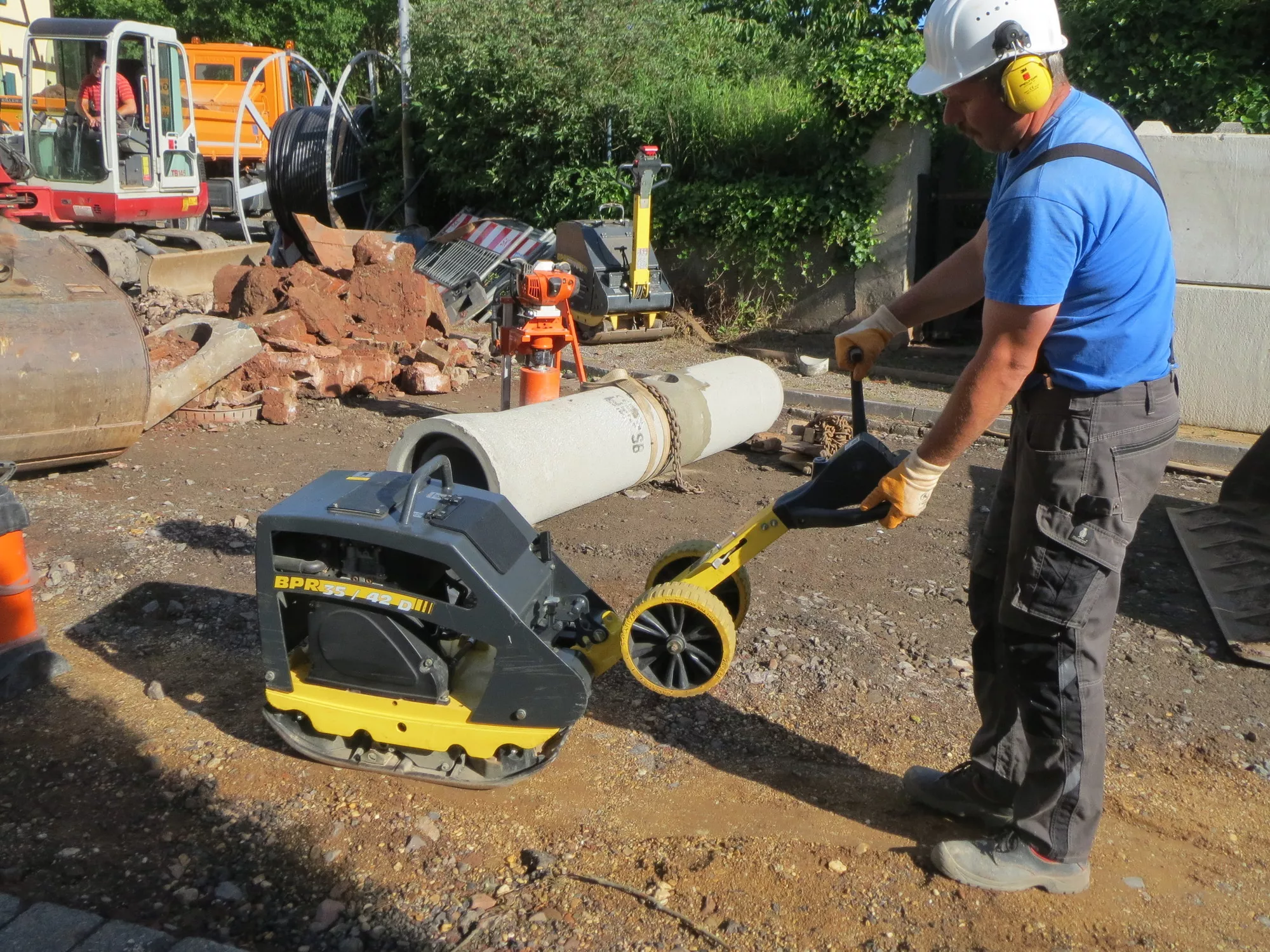 Zagęszczarka rewersyjna 210 kg Bomag BPR 35/42 D/H, rozruch ręczny, Hatz 1B20