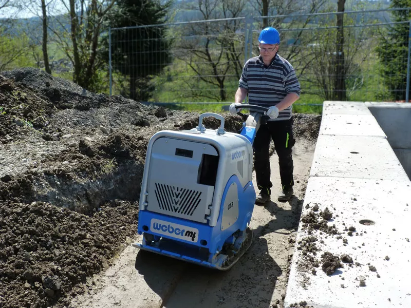 Zagęszczarka rewersyjna 600 kg Weber CR 8, 700 mm, rozruch elektryczny, Hatz 1D 81Z