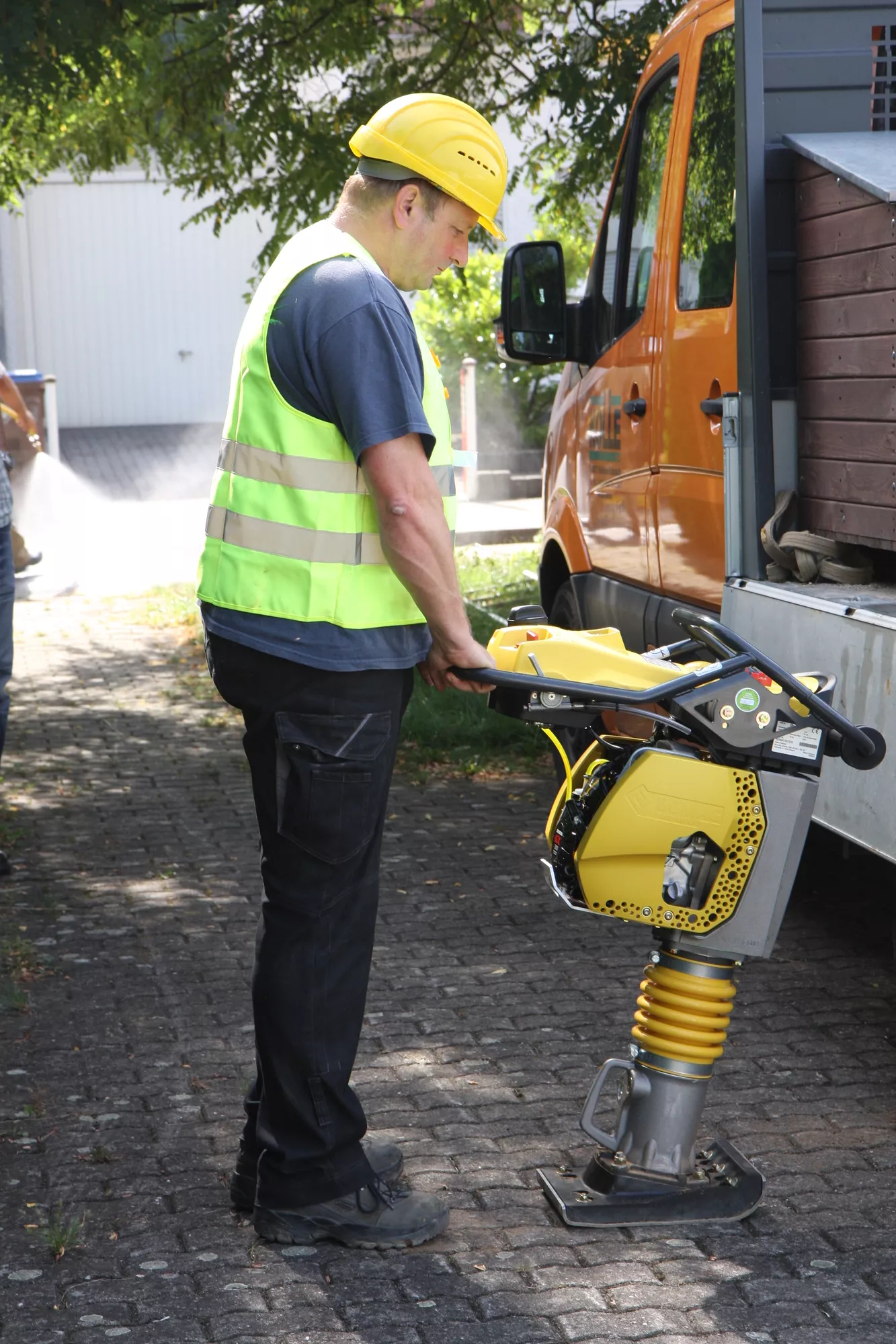 Zagęszczarka stopowa (ubijak) Bomag BT 60